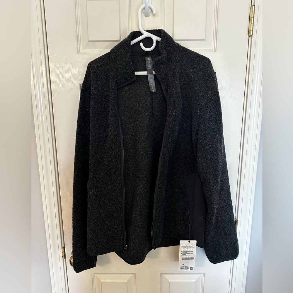 NWT Lululemon Black Tundra Trek Jacket Size Large. NWT.